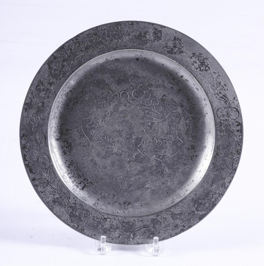 COMMEMORATIVE ENGELS TIN ARMORIAL PEWTER PLATE (1 of 7)