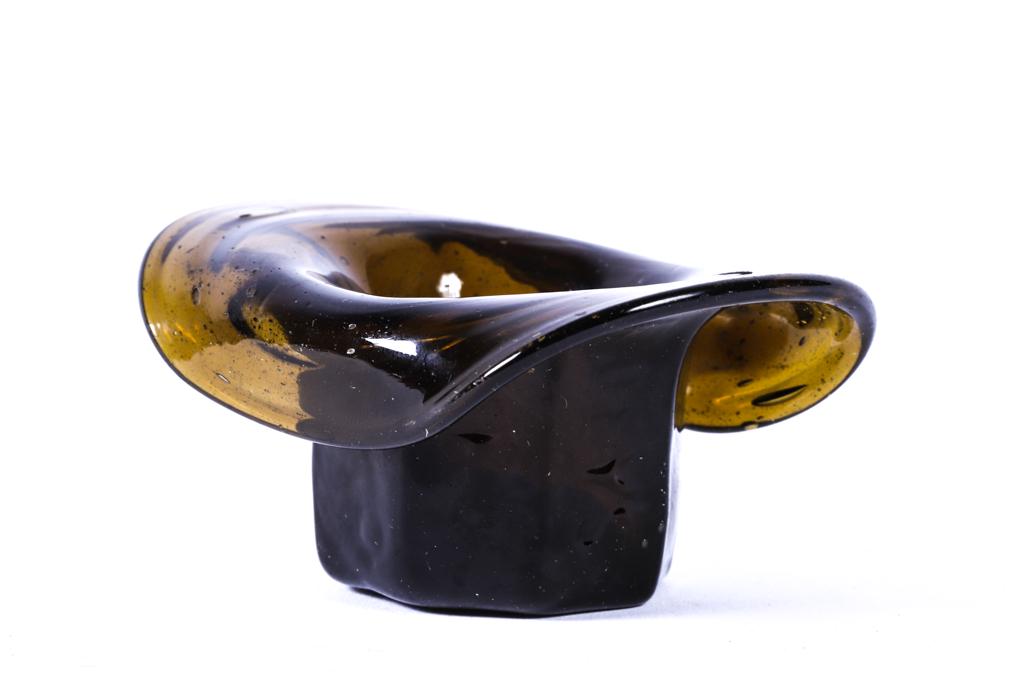 RARE AMBER BLOWN MOLDED GLASS HAT-FORM INKWELL (1 of 8)