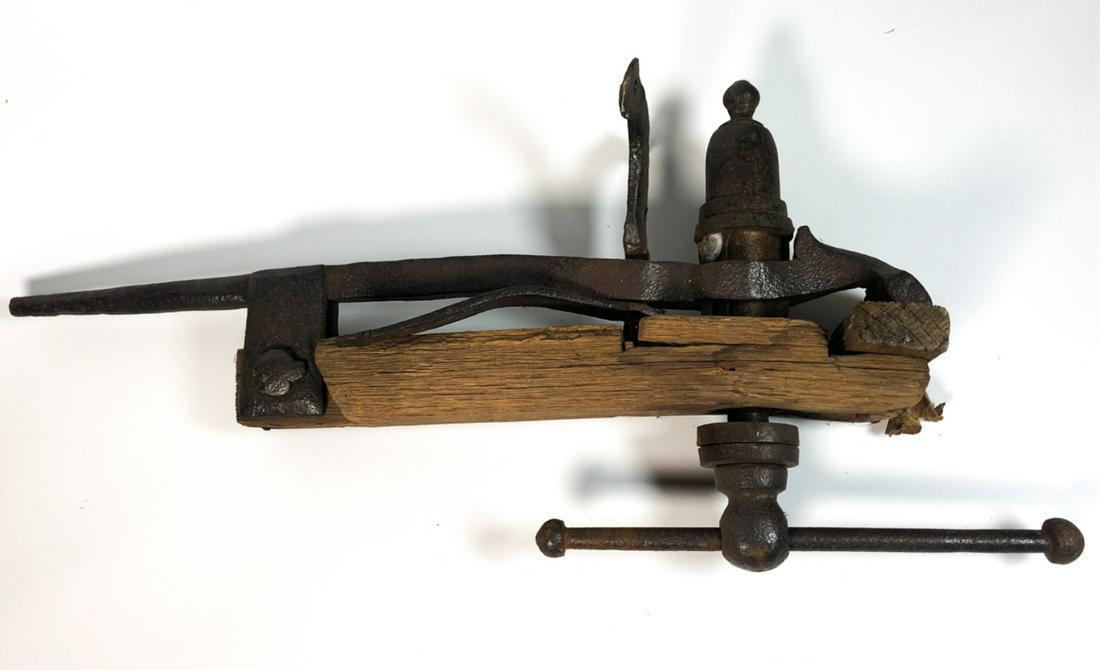 (18th c) OAK & WROUGHT IRON VISE (1 of 6)