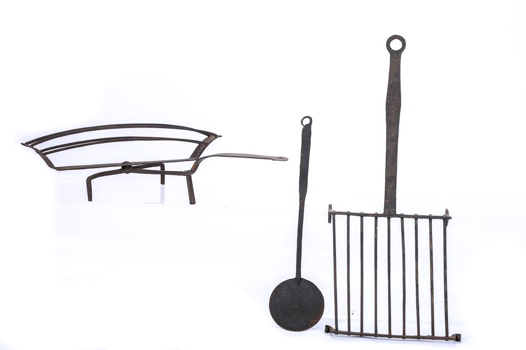 WROUGHT IRON TOASTER, GRID IRON & SKIMMER (1 of 5)
