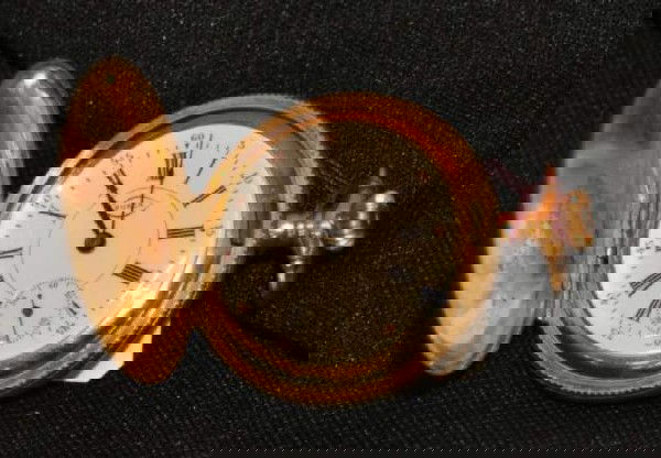 Swiss Buren Watch Company lady's gold-filled hun: Swiss Buren Watch Company lady's gold-filled hunting-cased pendant watch, 36mm diameter, white enamel dial, approximately 0-size in US system Running but the movement is quite dirty, clean and nicely