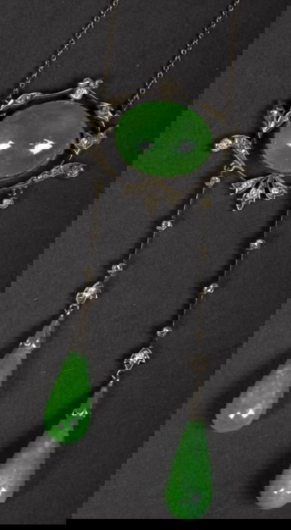 18th C Asian gold, diamond and jade pendant: 18th C Asian gold, diamond and jade pendant