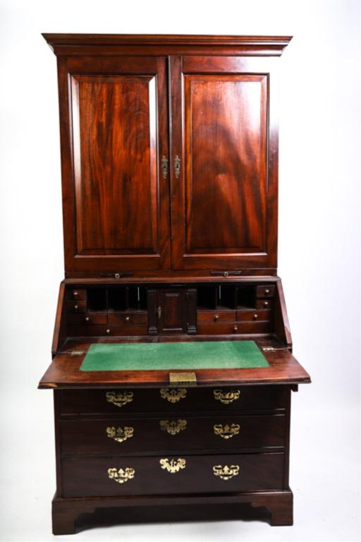 (18th c) CHIPPENDALE MAHOGANY DESK & BOOKCASE (1 of 11)