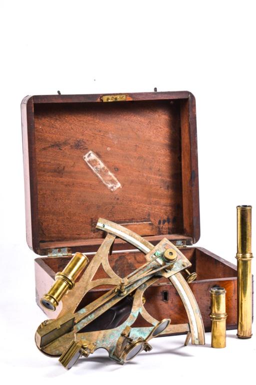 W. R. WILLIAMS NEWPORT BRASS OCTANT (1 of 9)