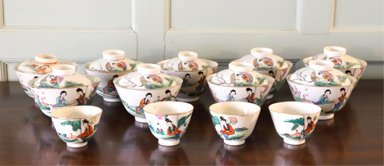 (8) CHINESE EXPORT PORCELAIN TEACUPS AND SAUCERS (1 of 4)
