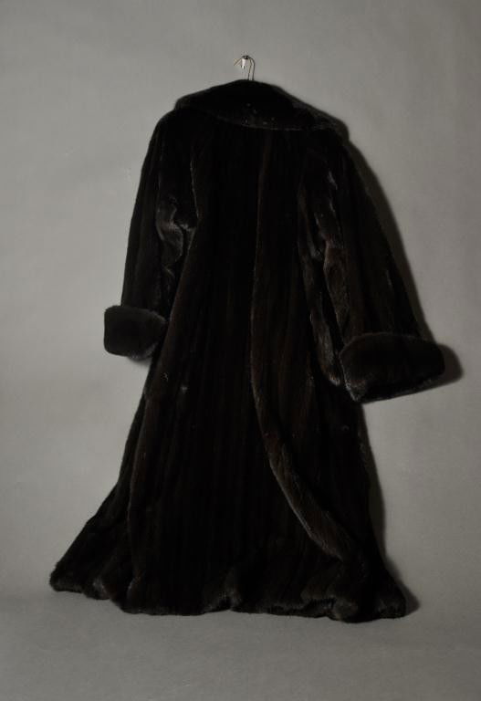 Lady's Mink fur coat retailed by Valentino: Lady's Mink fur coat retailed by Valentino