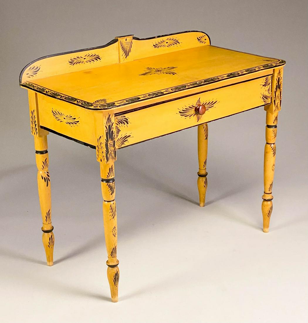 MAINE COUNTRY SHERATON PAINT DECORATED PINE DRESSI (1 of 9)