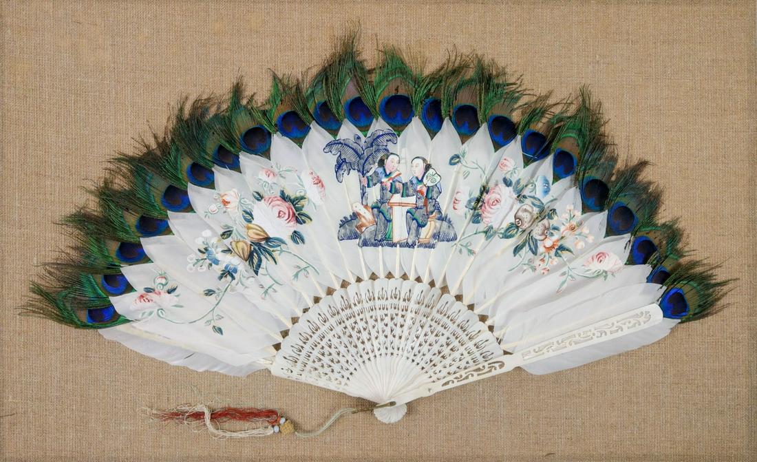 CHINESE EXPORT MOTHER OF PEARL DECORATED FAN (1 of 7)