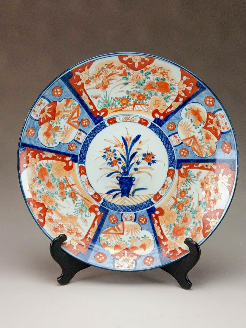 IMPRESSIVE JAPANESE IMARI PORCELAIN CHARGER (1 of 3)