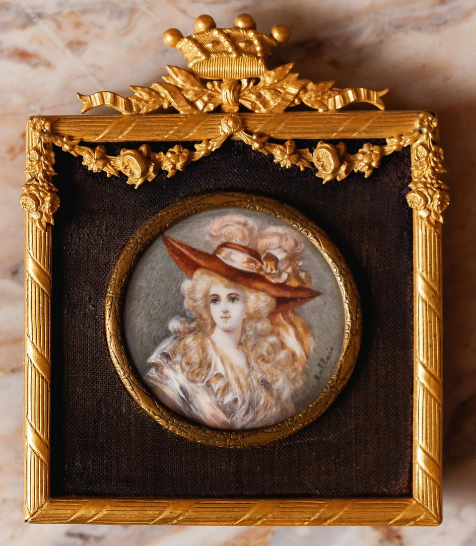 (19th / 20th c) FRENCH PORTRAIT MINIATURE (1 of 3)