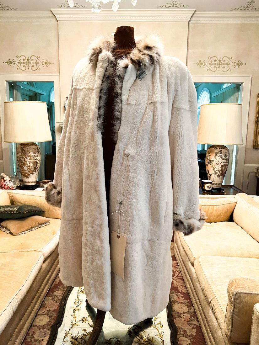 LOUIS FERAUD WHITE SHEARED MINK STROLLER with LINX (1 of 7)