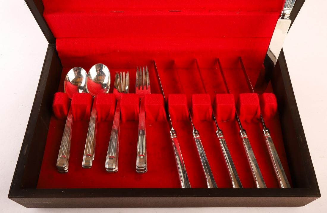 TIFFANY STERLING SILVER "CENTURY" FLATWARE SET (1 of 13)
