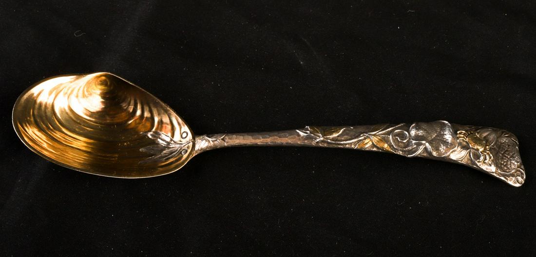 GORHAM STERLING SILVER "CLAM SHELL" SPOON (1 of 8)