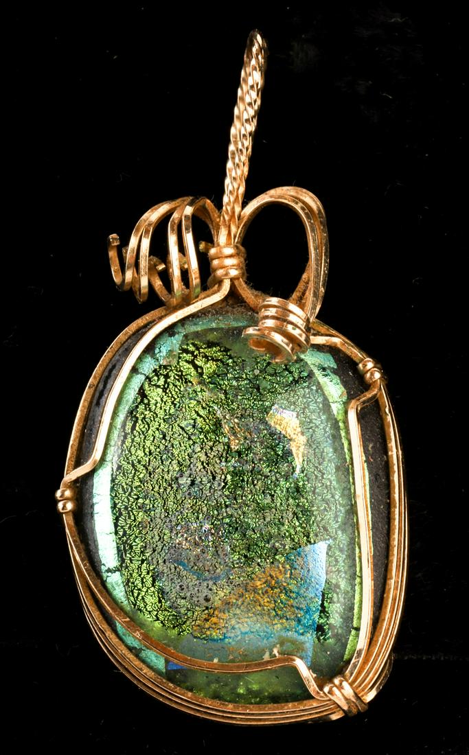 14k GOLD LABRADORITE PENDANT: 2 inches. 7.6dwt. Condition: Good, 14k gold testedTemp No 8556