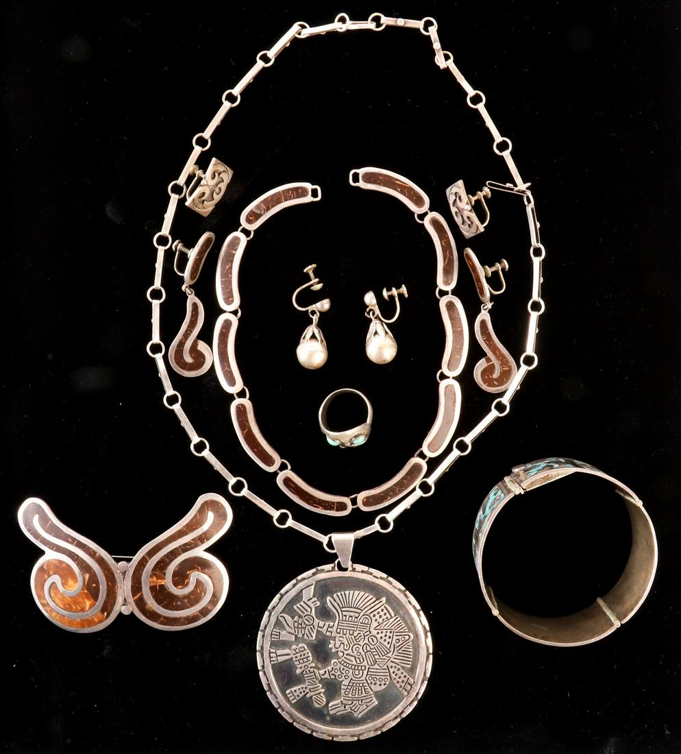 GROUPING OF STERLING SILVER MEXICAN SILVER JEWELRY (1 of 20)