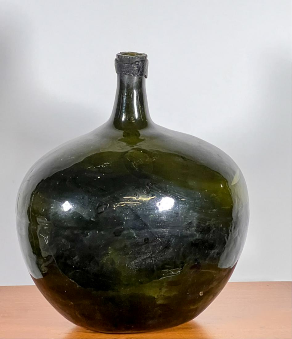 EARLY HAND BLOWN BULBOUS FORM  BOTTLE (1 of 7)