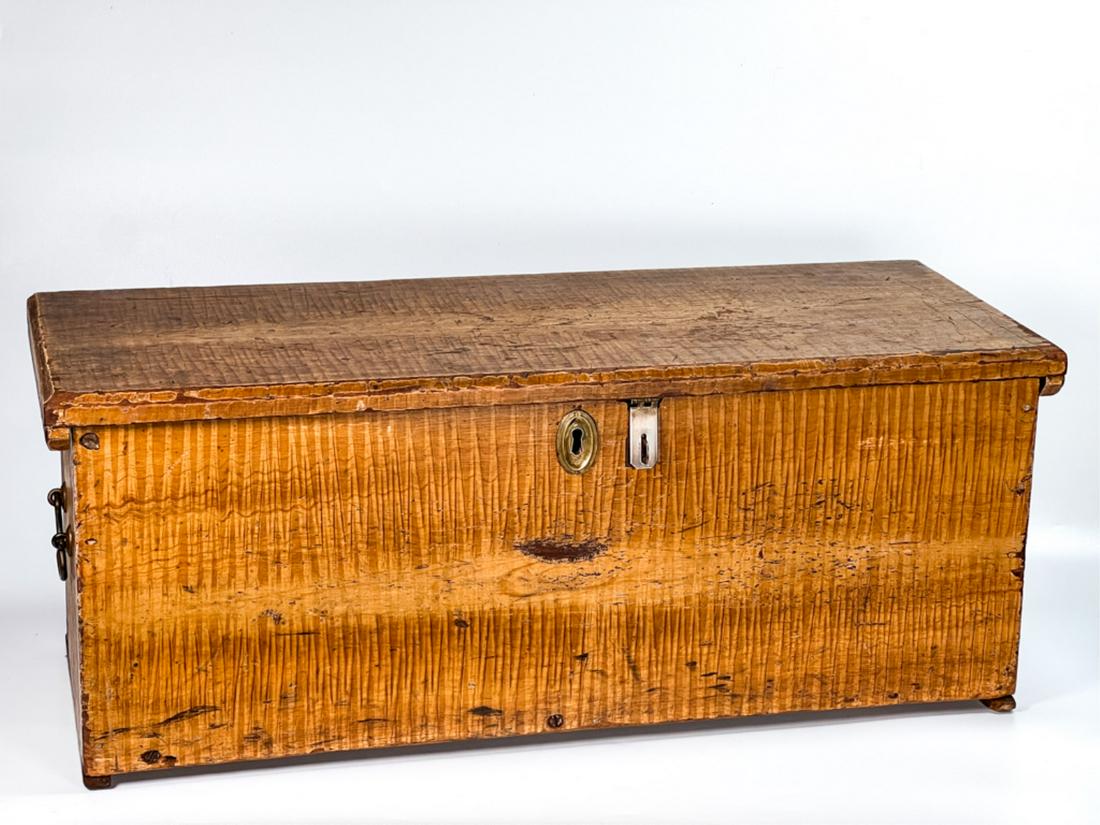 (19thc) GRAIN PAINTED MINIATURE BLANKET CHEST (1 of 13)