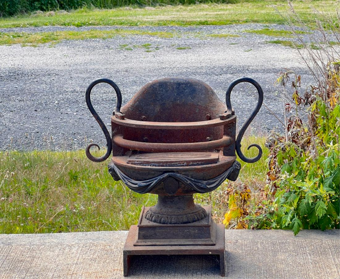 CAST IRON REGENCY URN FORM FIRE BASKET (1 of 10)