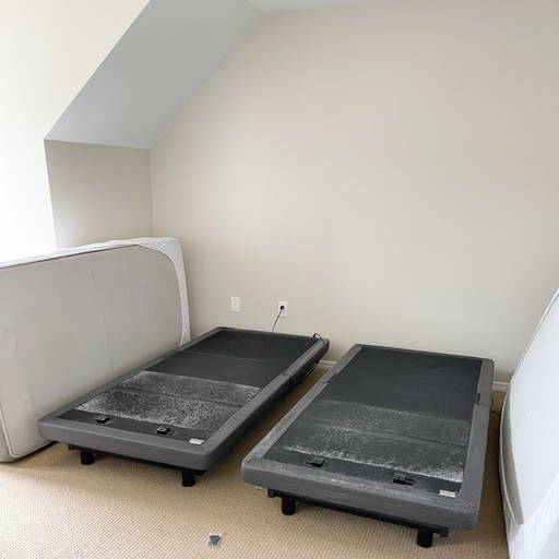 PR TWIN BEAUTYREST BEDS ON SMARTMOTION 1.0 BASE (0405) on Sep 10, 2022