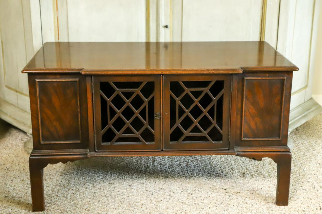 BEACON HILL COLLECTION MAHOGANY COFFEE TABLE (1 of 6)