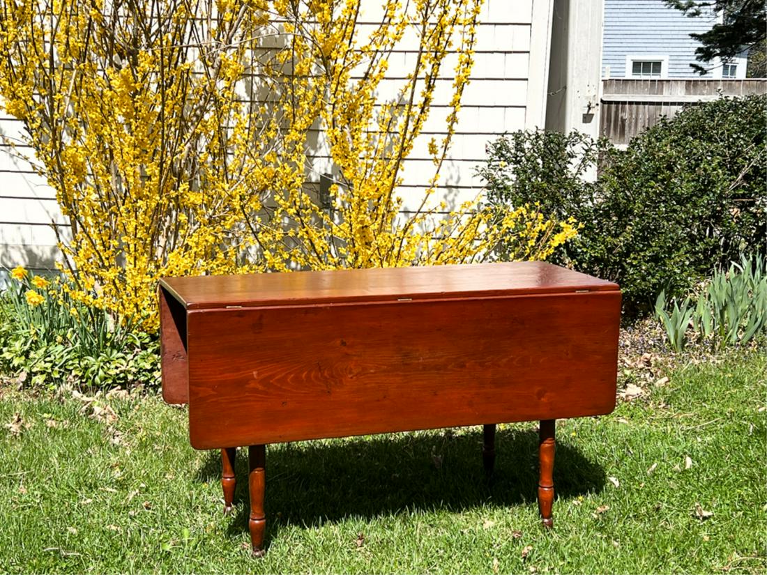 RED WASHED DROP LEAF TABLE ON TURNED LEGS (1 of 12)