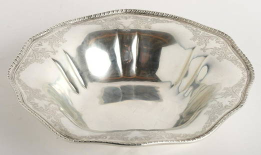 WHITING STERLING SILVER SCALLOPED BOWL: Hand chased with hearts. 10 1/2" 13.3 Oz. Troy Condition: Ref photos or call for more info Temp No 5001