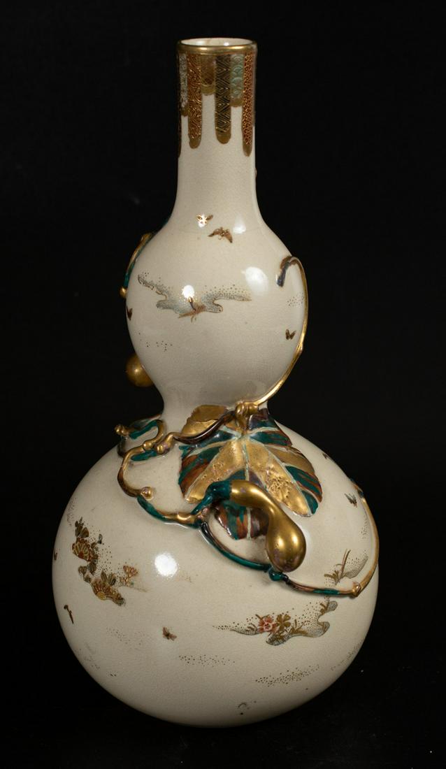MEIJI PERIOD DOUBLE GOURD KINKOZAN VASE (1 of 7)