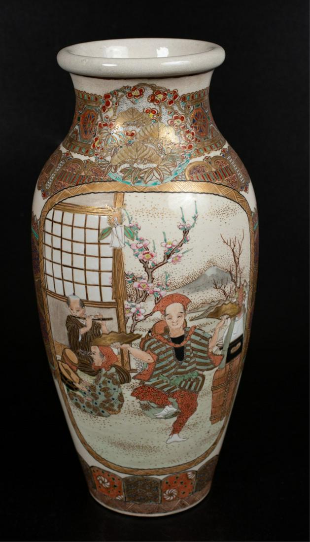 (19th c) JAPANESE IMARI PORCELAIN VASE (1 of 9)
