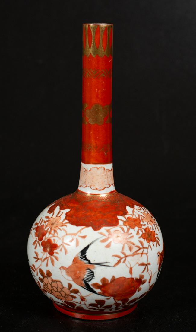 (19th c) JAPANESE IMARI BOTTLE-FORM BUD VASE (1 of 7)