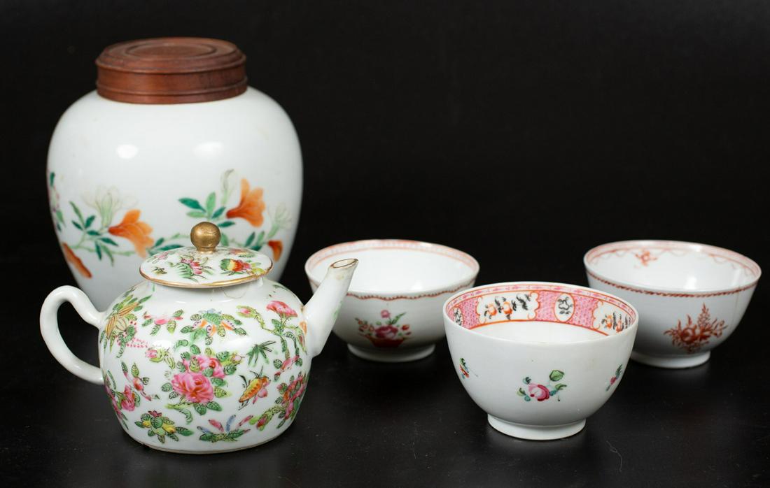 GROUPING OF CHINESE PORCELAINS (1 of 20)