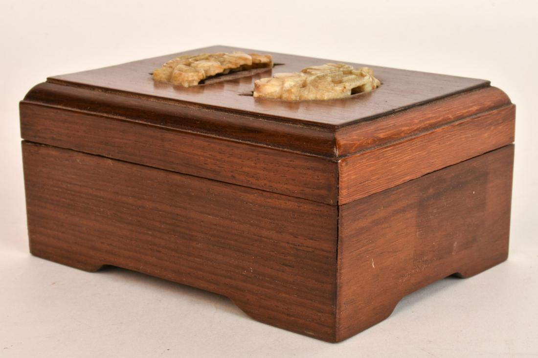 ASIAN CIGARETTE CASE INLAID with HARDSTONE PLAQUES: Plaques appear much earlier than the box. \2 1/2 x 4 3/4 x 3 1/2 inches Condition: Good. Temp No 6579