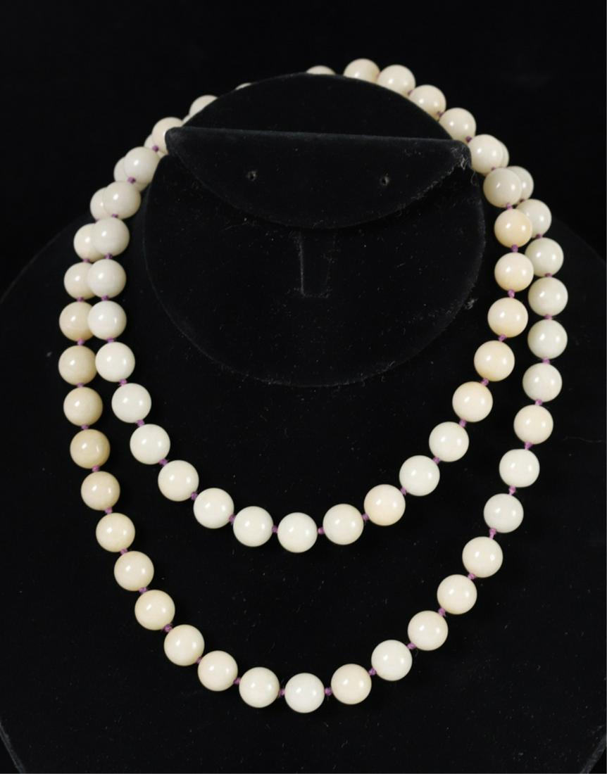 CHINESE WHITE JADE BEADED NECKLACE (1 of 8)