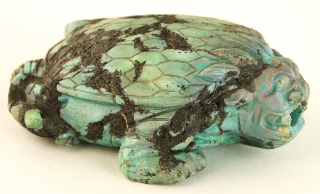 CHINESE CARVED HARDSTONE SNUFF BOTTLE (1 of 8)