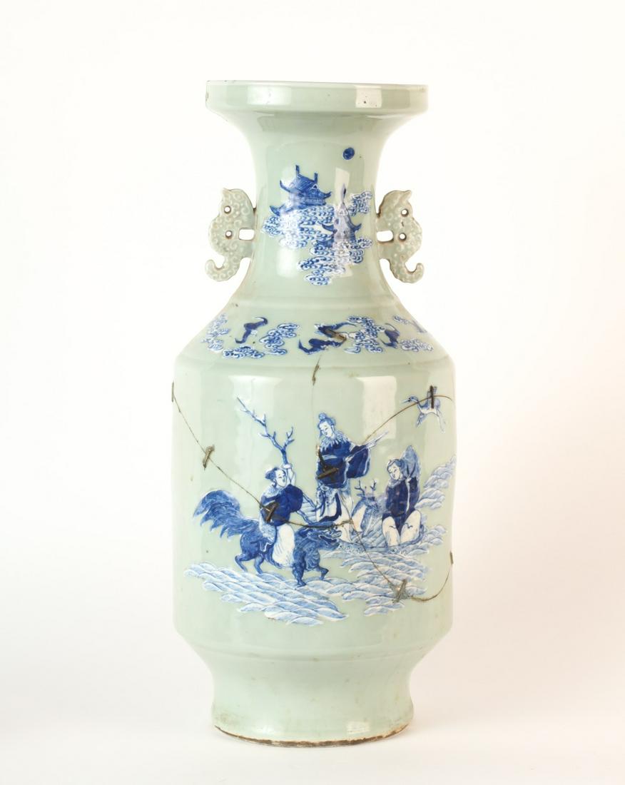 (19th c) CHINESE CELDON VASE (1 of 13)