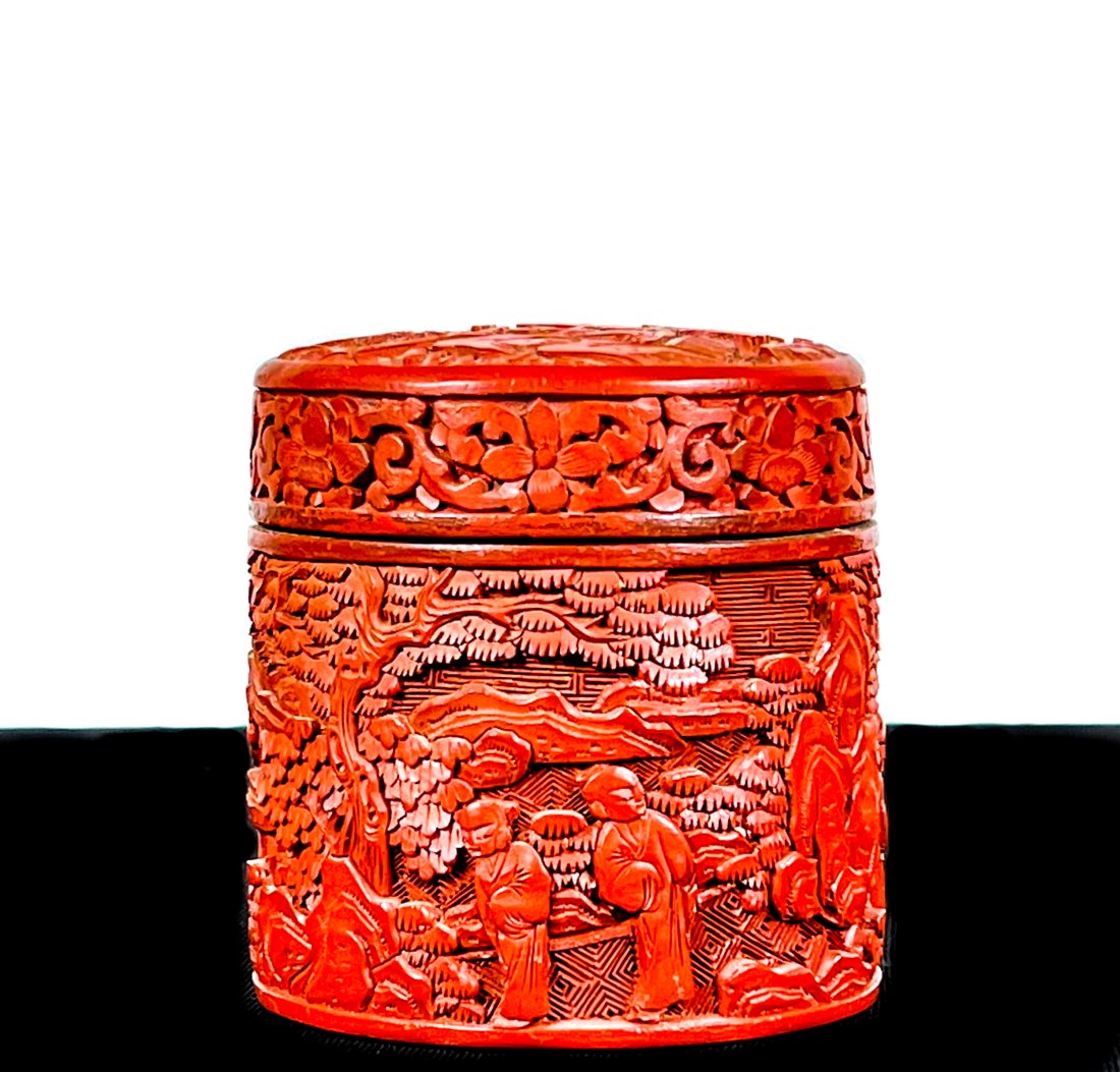 FINELY CARVED CHINESE CINNABAR COVERED JAR (1 of 10)