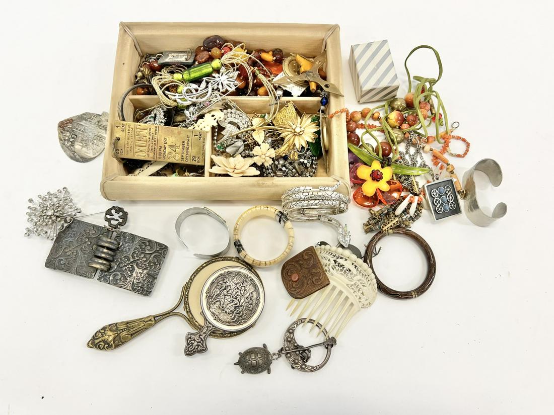 DISCOVERY LOT OF JEWELRY: Roland Landerholm signed necklace, figural turtle locket, MET Opera ticket brass key chain, figural brooches, bead necklaces, bracelets, Victorian bone carved comb, handheld mirrors, Staffordshire ros
