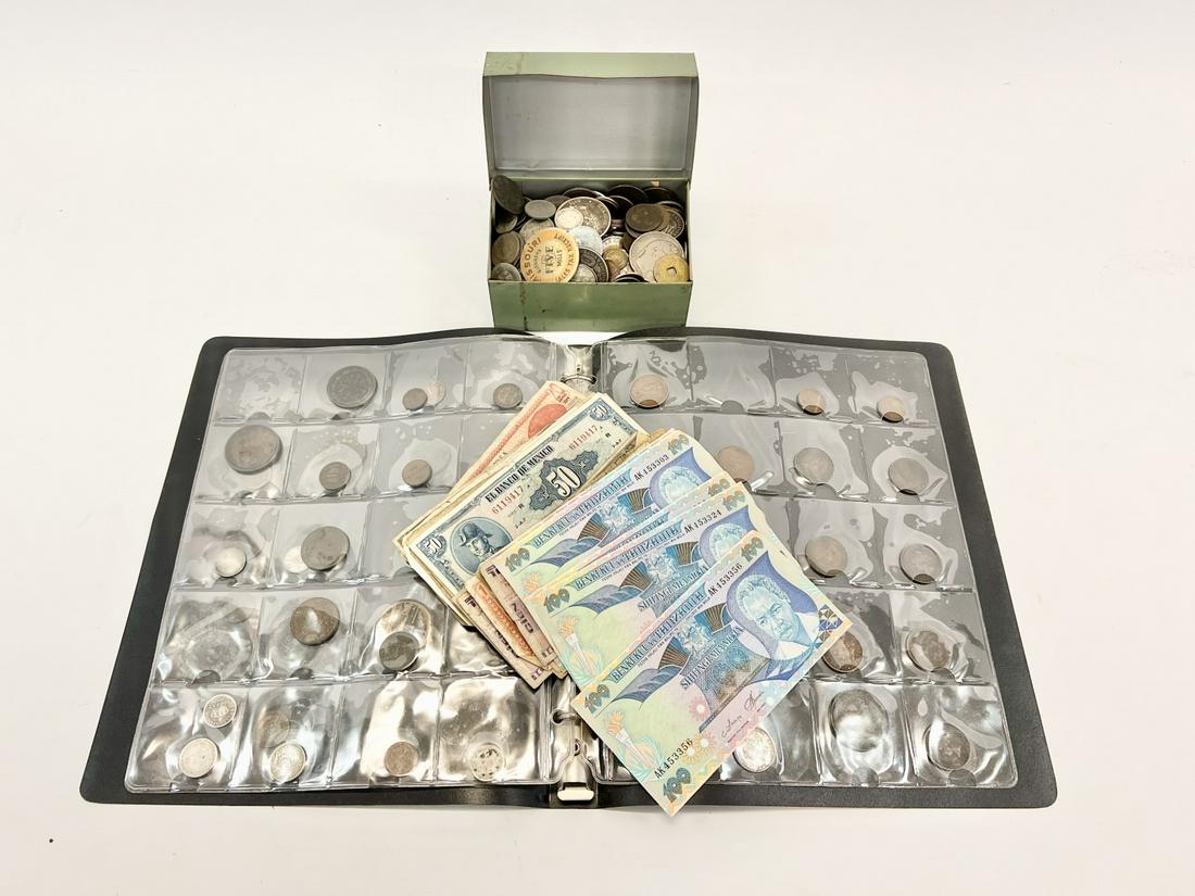 FOREIGN CURRENCY LOT (1 of 4)