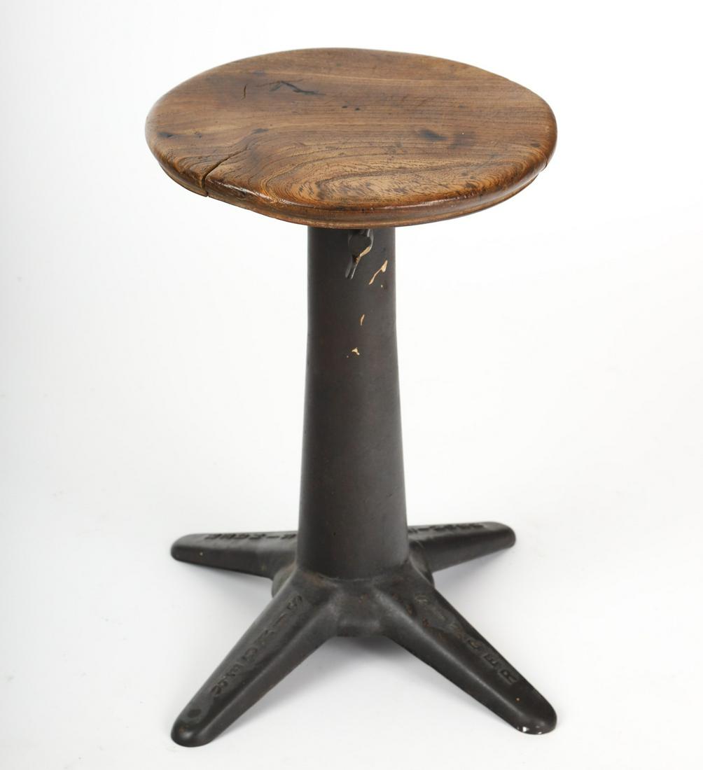 SINGER INDUSTRIALSTITCHING STOOL (1 of 8)