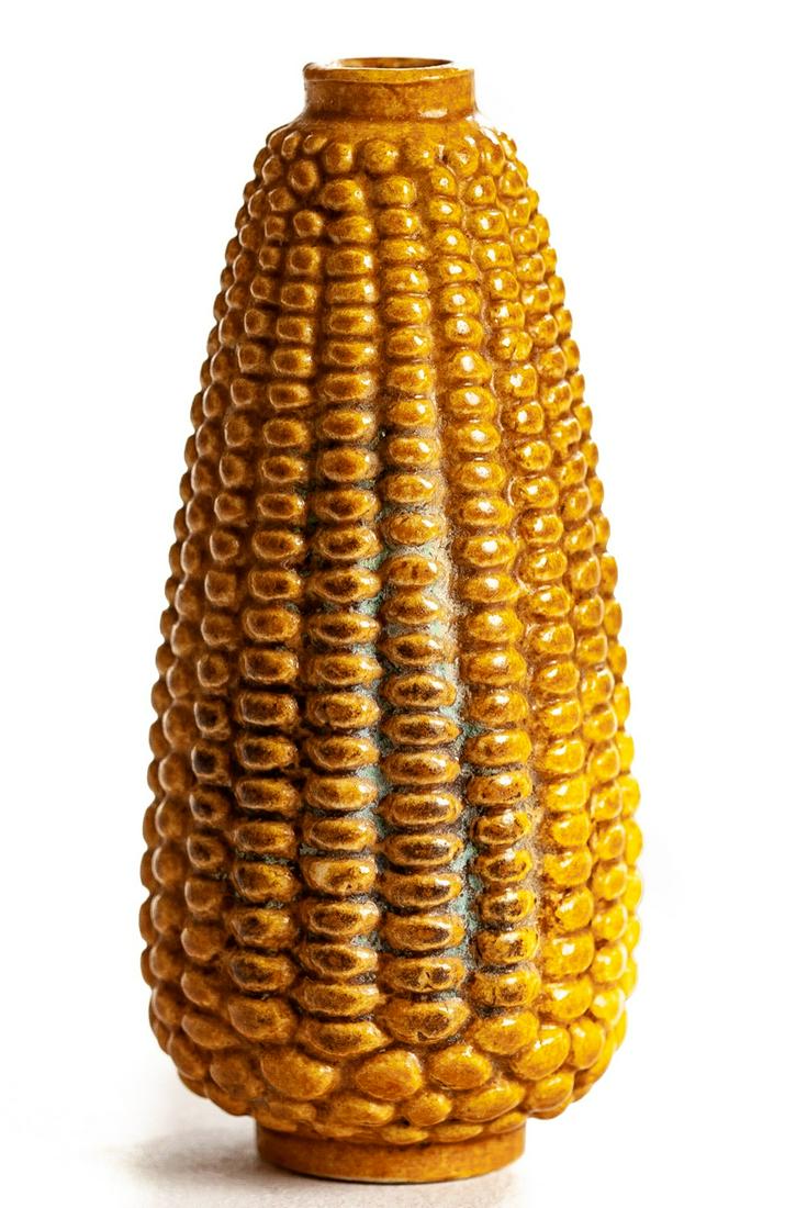 SIGNED CHINESE SNUFF BOTTLE IN EAR OF CORN FORM (1 of 5)