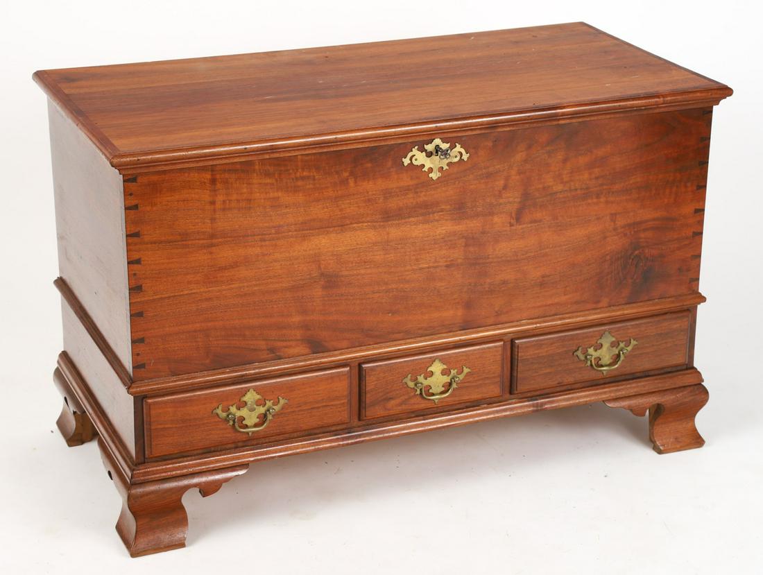 CHIPPENDALE STYLE BLANKET CHEST (1 of 10)