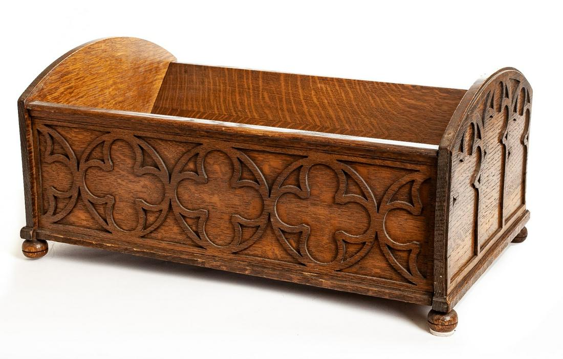 GOTHIC STYLE OAK BOOK STAND (1 of 7)