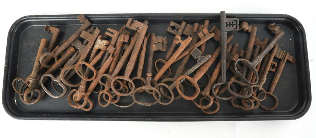 GROUPING OF LARGE (17th-18th c) WROUGHT IRON KEYS (1 of 4)