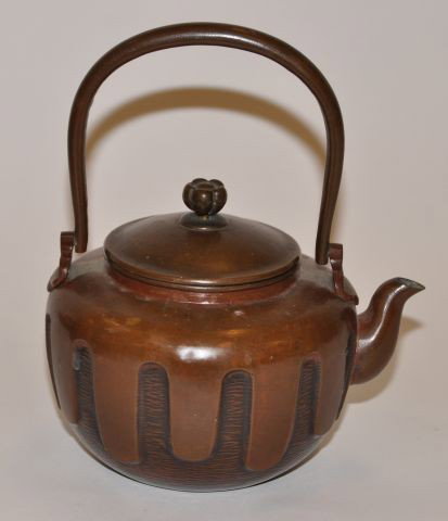19th/ 20th century Japanese patinated metal teapot: 19th/ 20th century Japanese patinated metal teapot, signed on base. H: 7"