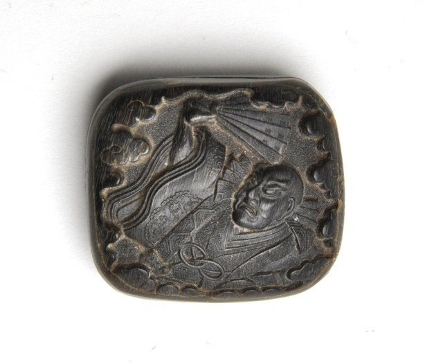 Japanese carved tortoise shell netsuke: Japanese carved tortoise shell netsuke. L: 1 3/4"