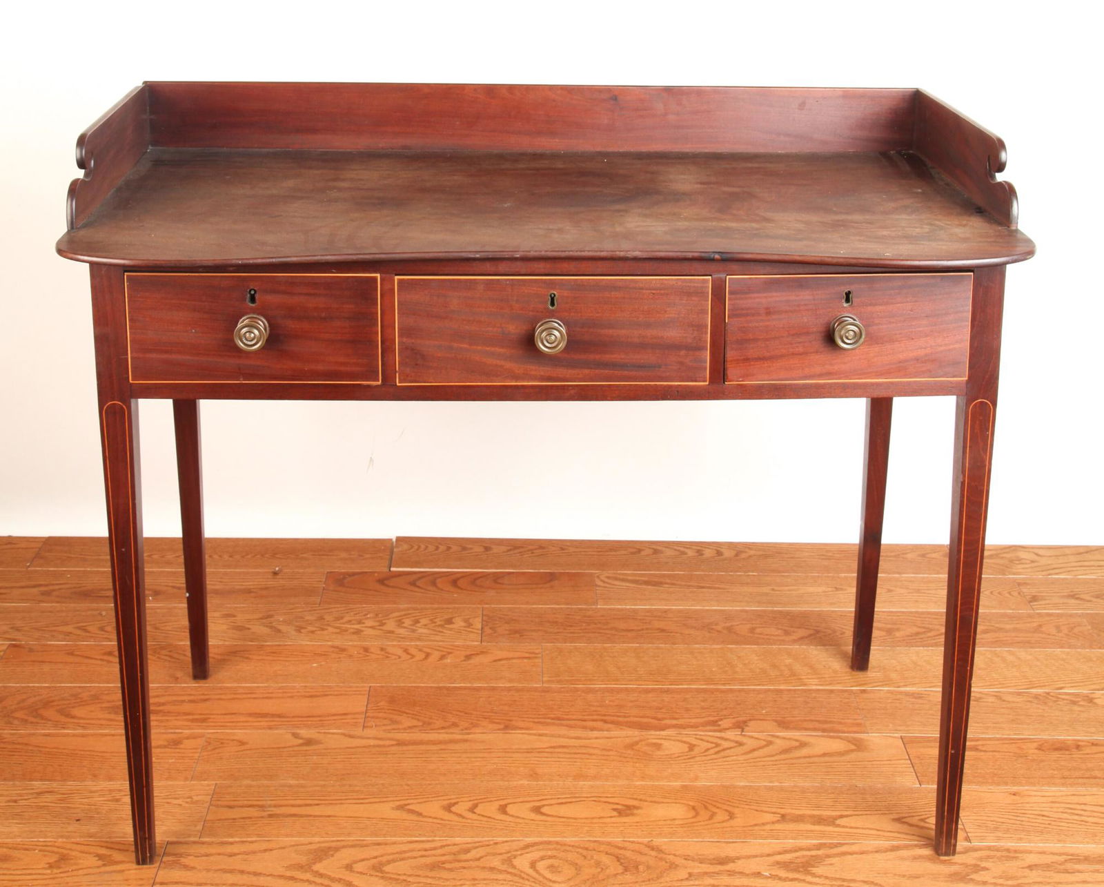 SOUTHERN FEDERAL PERIOD MAHOGANY SERVER (1 of 9)