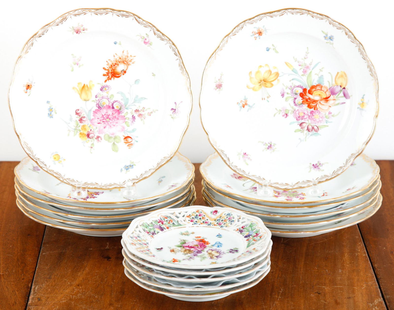 (12) MEISSEN and (5) DRESDEN DESSERT PLATES (1 of 15)