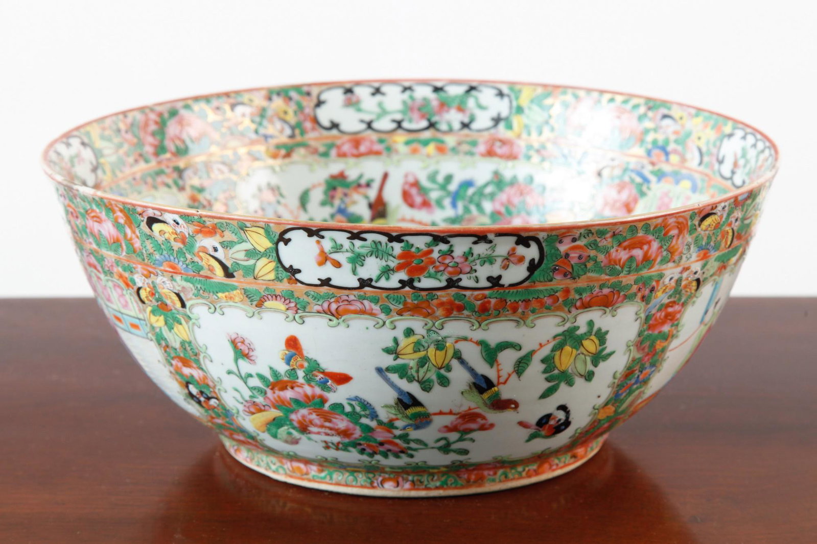 (19th c) ROSE MEDALLION PUNCH BOWL: 4 3/4 x 11 1/2 inches