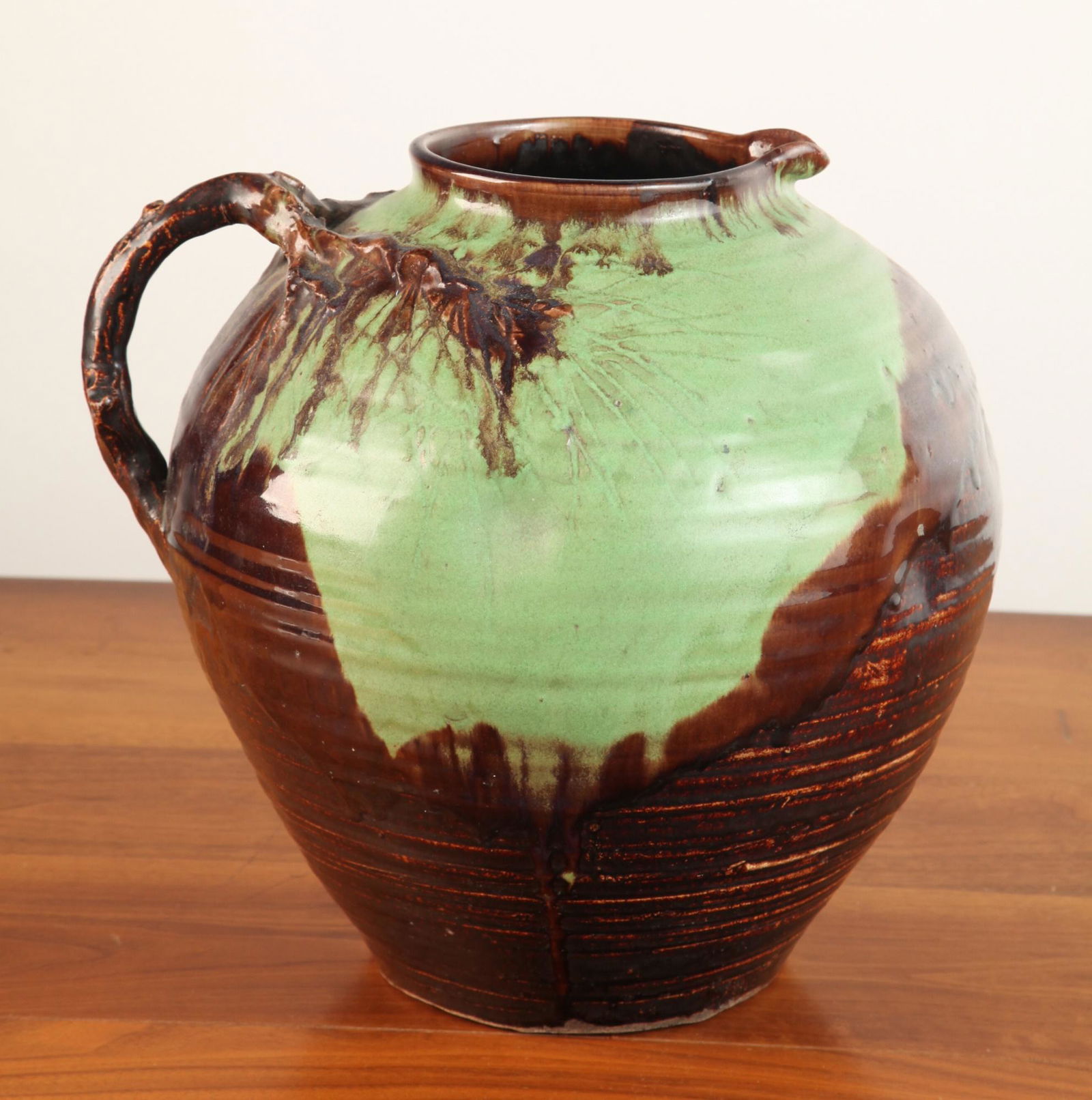 LARGE BULBOUS JUG with WHITE PINE MOTIF (1 of 10)