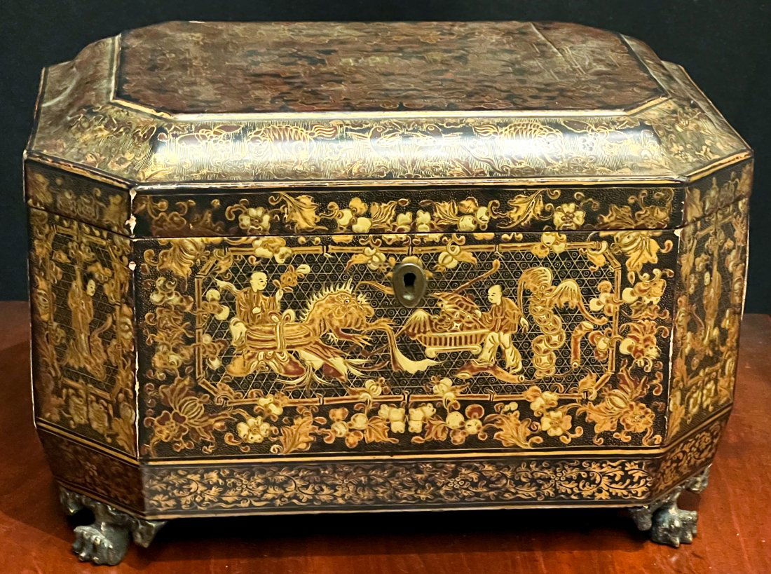 (19th c) CHINESE EXPORT LACQUERED BOX (1 of 7)