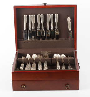 GEORG JENSEN USA STERLING SILVER FLATWARE SET: Including: (8) Dinner knives, (7) butter knives, (16) dinner forks, (8) cocktail forks, (16) teaspoons, (8) bullion spoons, salad set and a stray knife of a different pattern. 38 troy oz total weighab